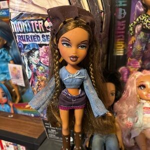 Bratz 20 year special edition doll Yasmin